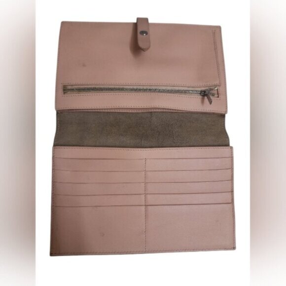 Celine - LARGE STRAP WALLET IN GRAINED CALFSKIN in Light Taupe - Picture 3 of 16